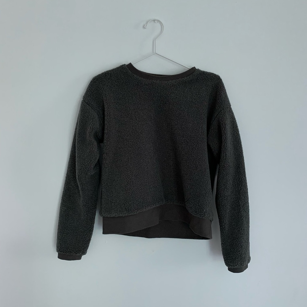 Oak / AOK - grey furry pullover